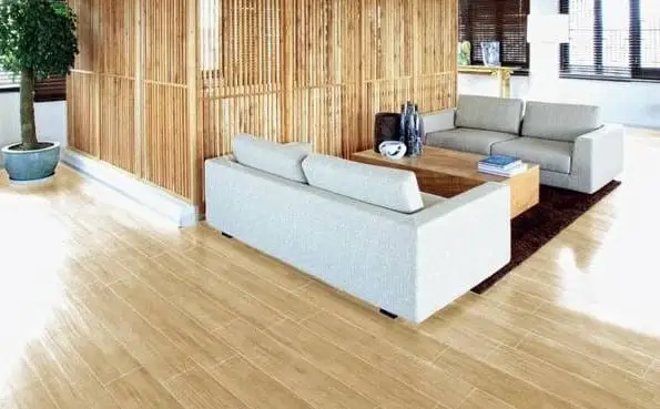 Granit teras rumah warna krem, sumber tesmology.com
