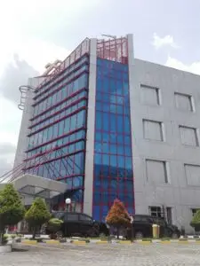 Cara Pemasangan Sambungan ACP 2 Foto desain fasad curtain wall