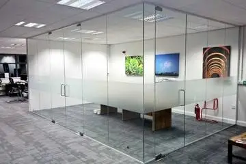 Foto interior kaca tempered