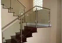 5 Alasan Perlunya Memasang Tangga Tempered Glass 2 foto railing kaca