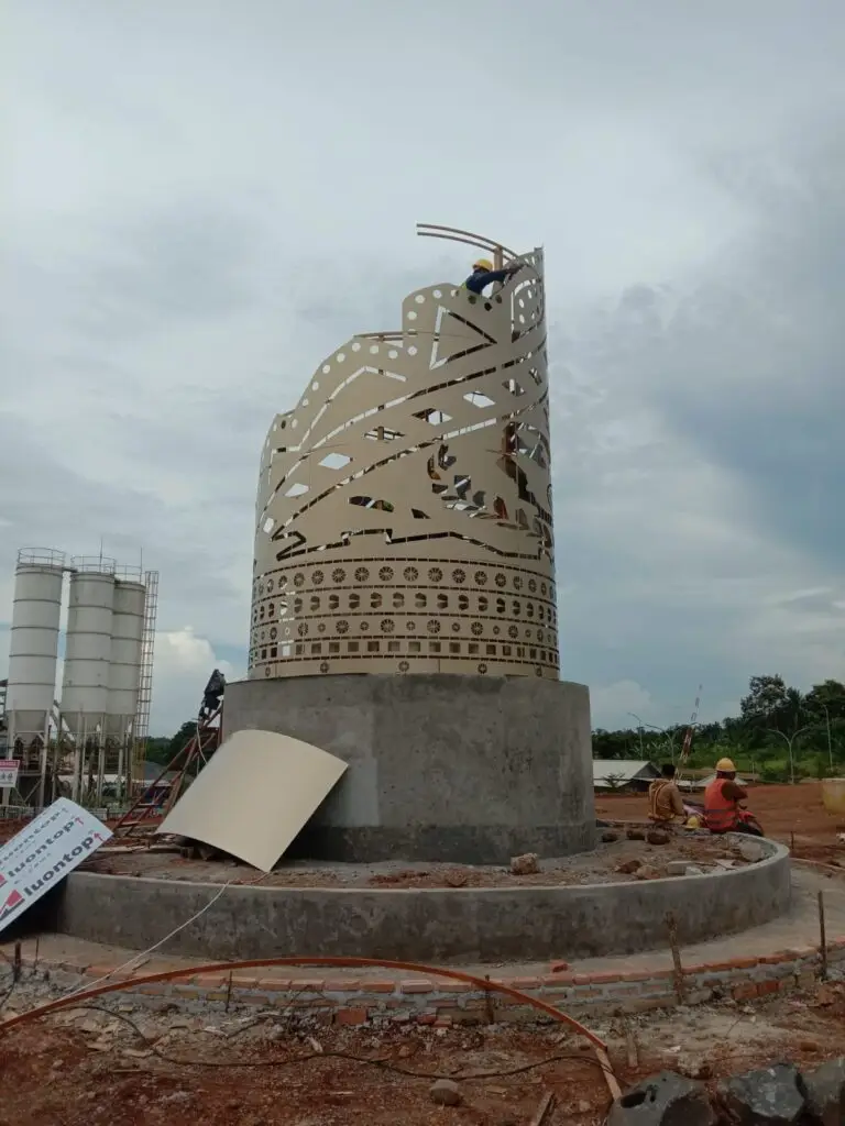 Proses Pemasangan ACP pada Tugu Lampung 2 Proses pemasangan tugu acp