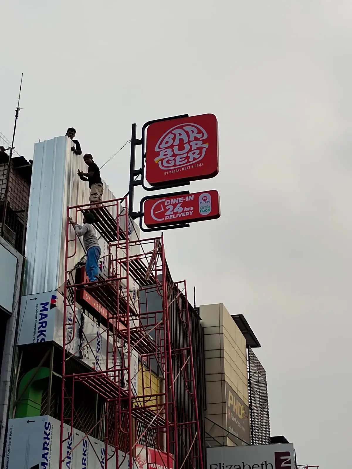 Gambar Papan Nama, Merek, dan Logo