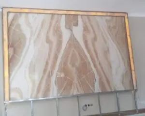 Foto marmer tembus cahaya jenis onyx