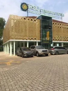 Kontraktor Pemasangan dan Cutting ACP 4 Pemasangan ACP Rumah Sakit