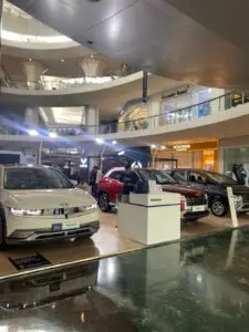 4 Keunggulan Lantai Marmer Untuk Showroom 2 Foto Lantai marmer untuk showroom mobil