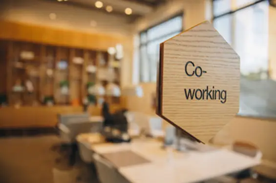Ilustrasi coworking space kayu jati