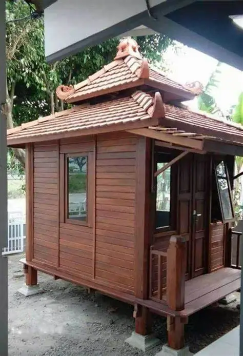 foto mushola kayu jati