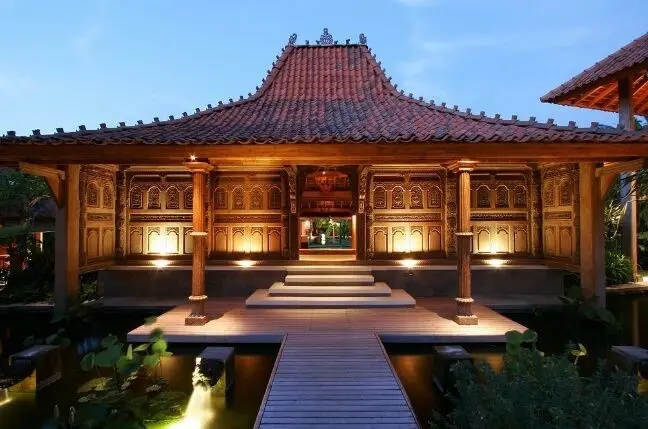 Foto pendopo kayu jati