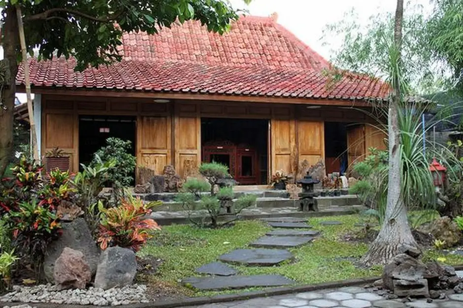 Foto rumah tabon limasan kayu