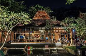 Atap Limasan untuk Kafe Modern dengan Nuansa Tradisional 5 Ilustrasi atap limasan untuk kafe