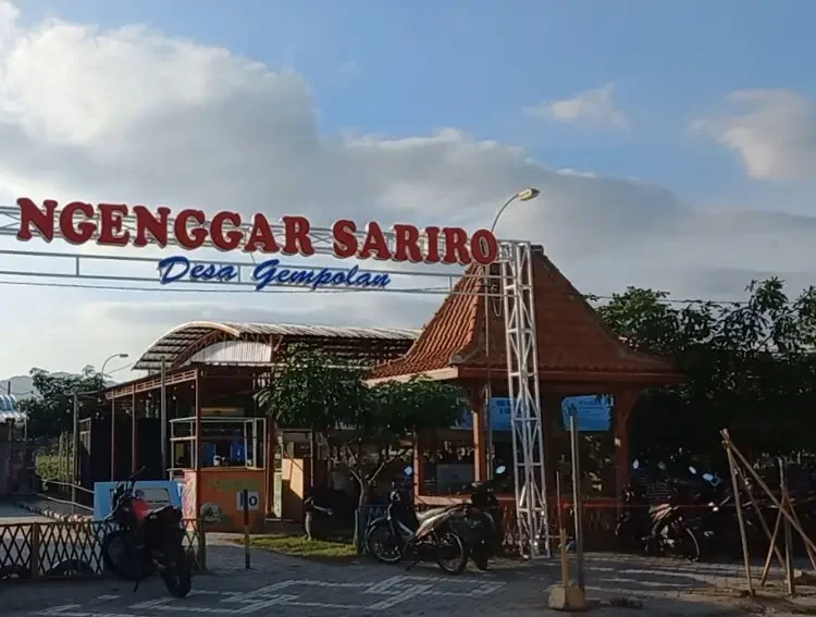 Rumah joglo dan limasan untuk pujasera