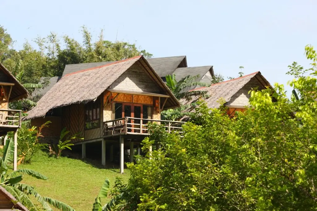 Tips Desain Interior dan Eksterior Rumah Kayu Minimalis, Solusi Cerdas untuk Lahan Terbatas 2 Foto eksterios rumah kayu minimalis