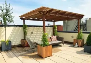 Jadikan Rooftop Surga Kecil dengan Gazebo Dak Rumah Ini Caranya! 3 Foto gazebo kayu dak rumah