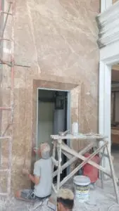 Profil Marmer Sebagai Pembatas yang Estetik 2 Foto pasang profil marmer pintu lift