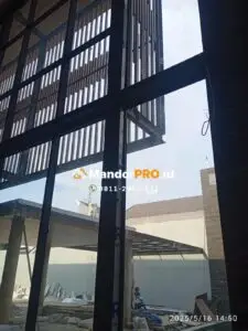 Bahan Pembersih ACP yang Aman dan Mudah Digunakan 2 Foto proyek ACP di Pondok Aren