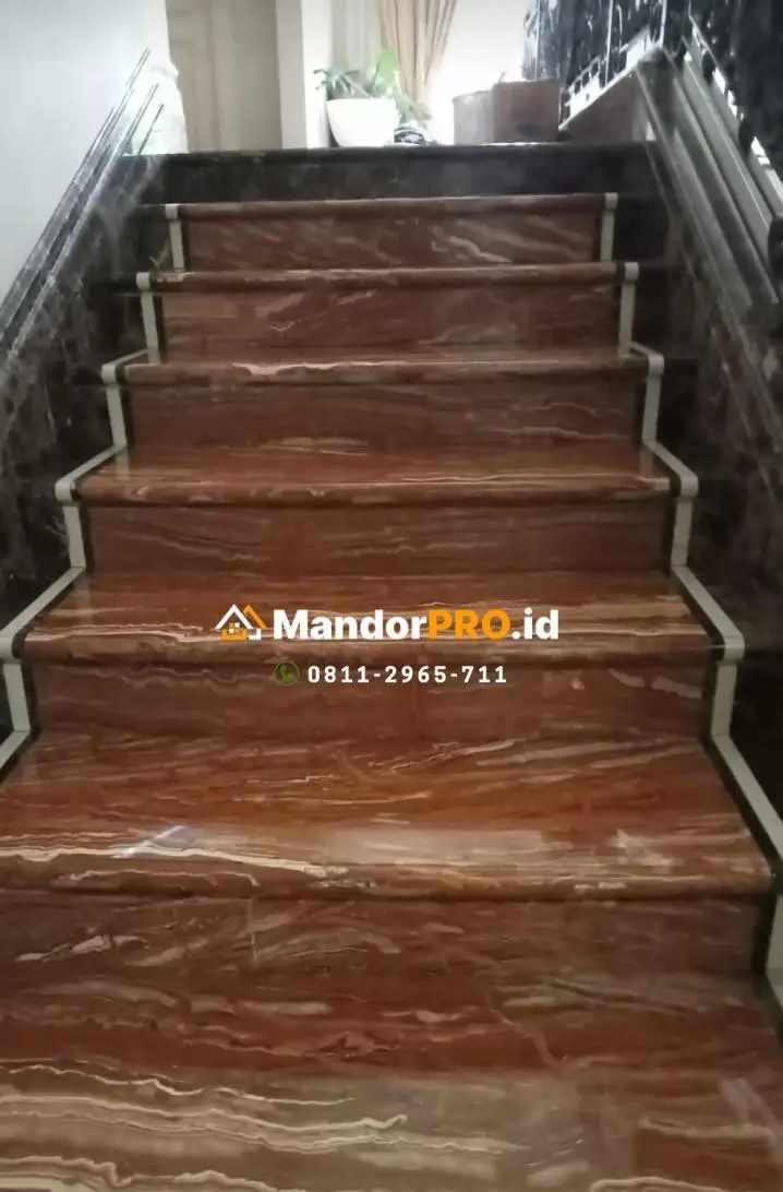 Foto proyek pasang tangga marmer