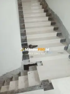 Proyek Pemasangan Tangga Marmer untuk Hunian Elegan 4 Proyek pasang Tangga Marmer 4