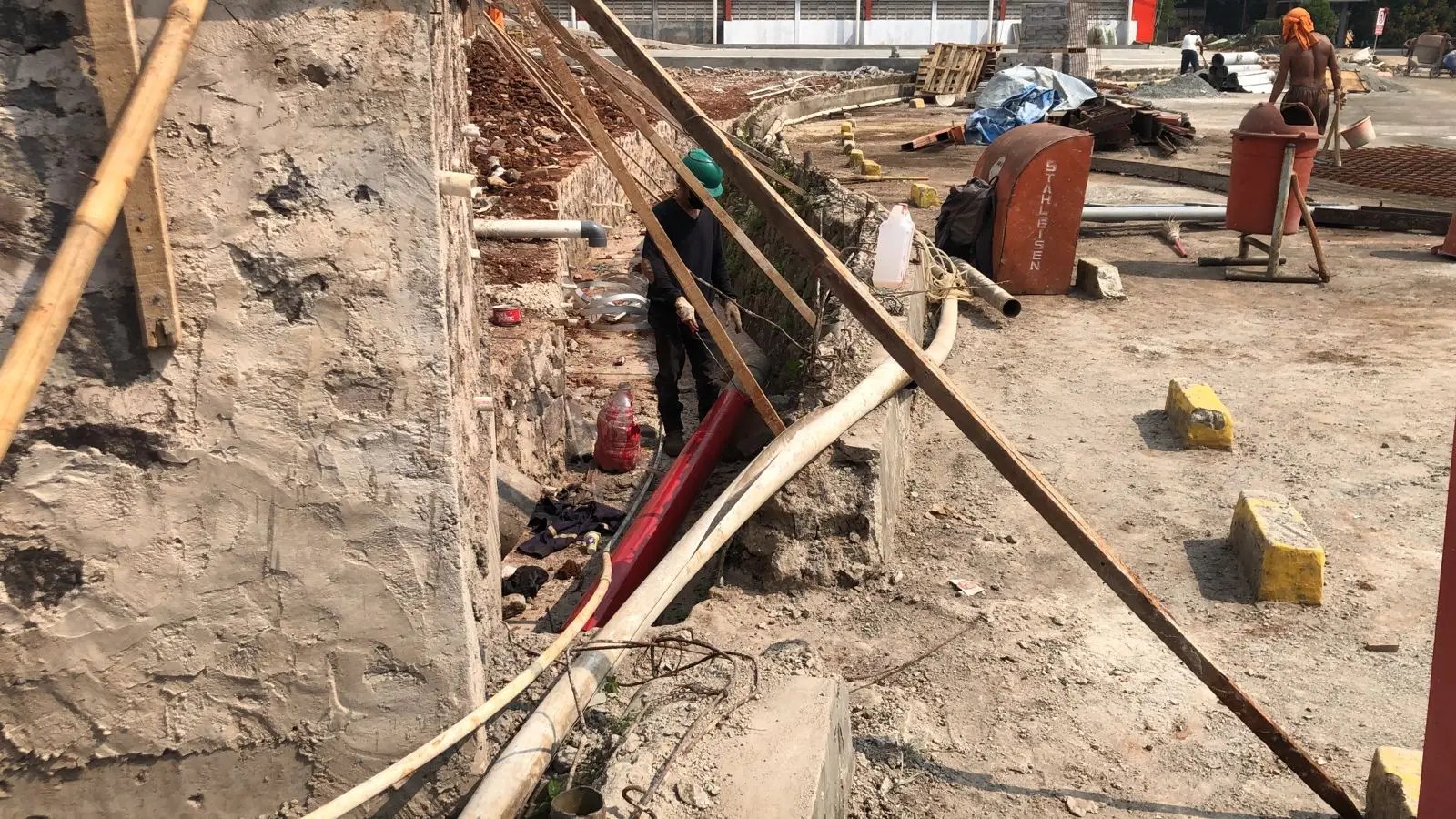 Bongkar pasang pipa hydrant